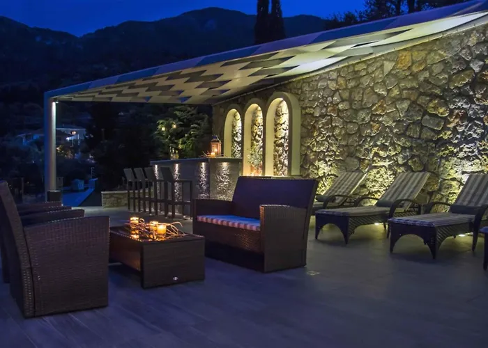 Greece Holidays نِكيانا